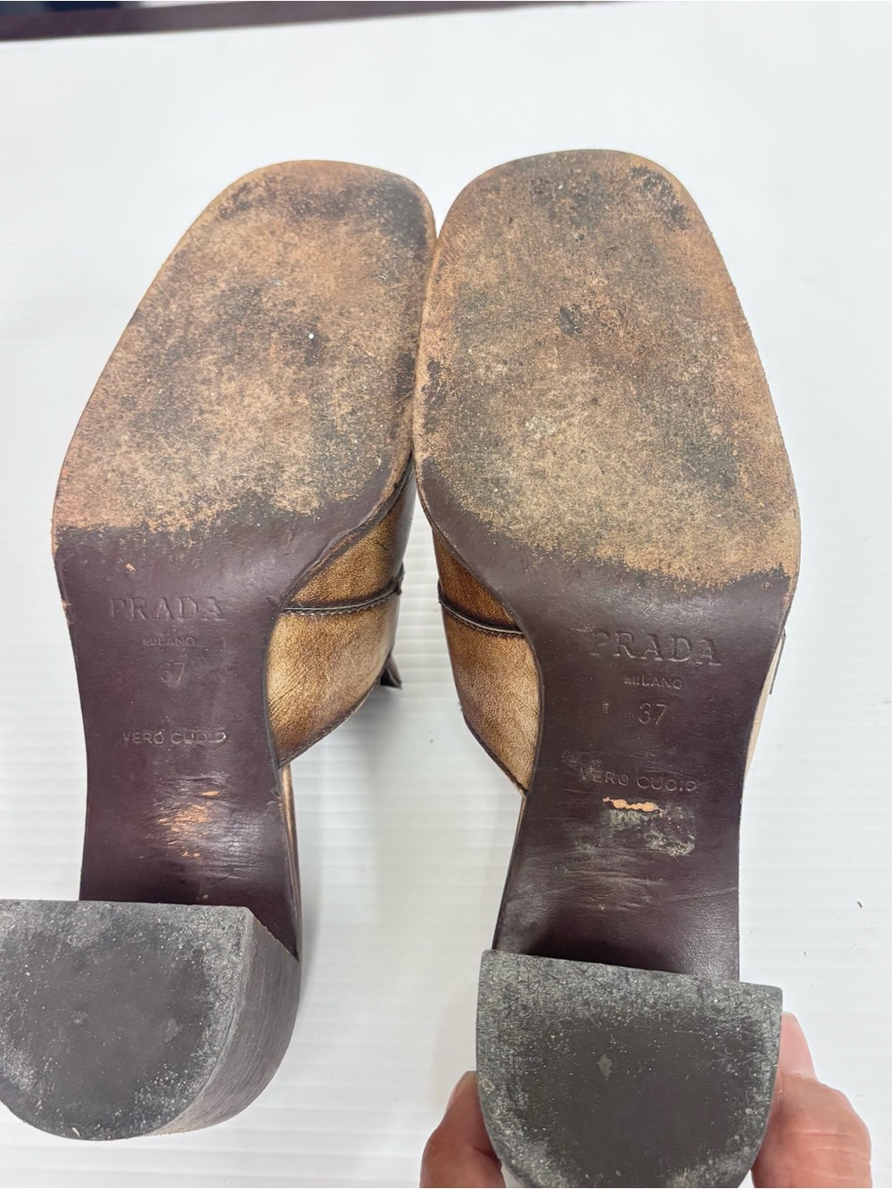 Ladies Prada low heel mule. Size 7 - Picture 5 of 8